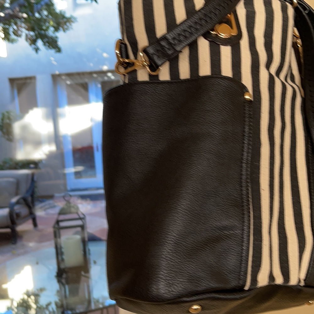 Purse - Picture 3 of 3